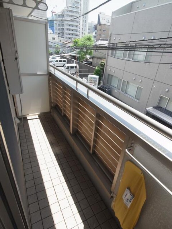 バルコニー(♪お布団が難なく干せる大きなバルコニー付き♪)