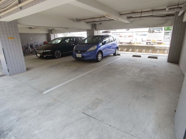 駐車場(♪敷地内駐車場♪)