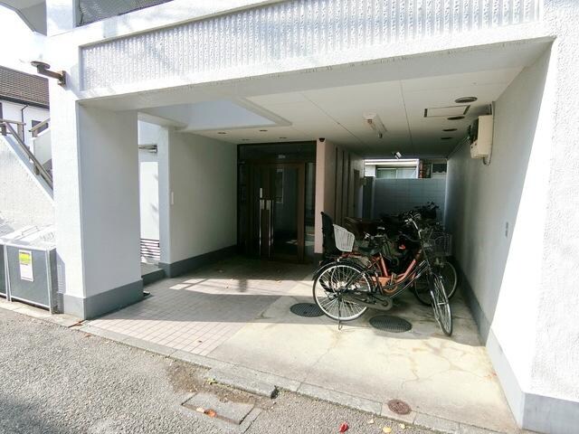 物件内観写真5　(♪エントランス部分♪)