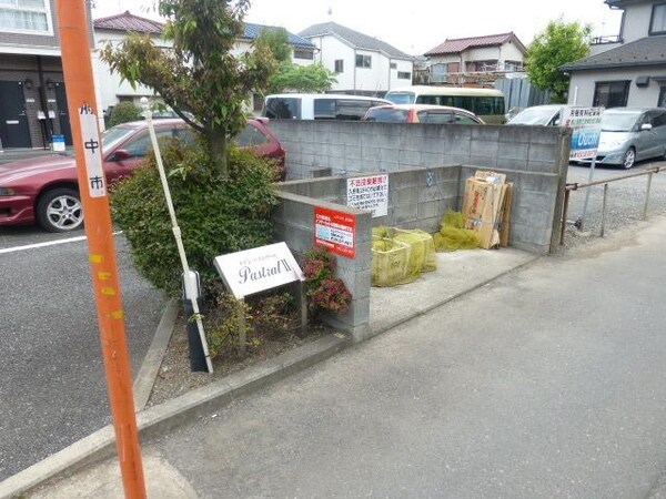 エントランス(★ゴミ置き場★)