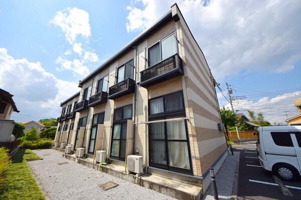 外観(★閑静な住宅街に建っております♪キレイな外観ですね★)