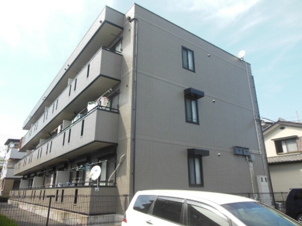 外観(★駅前には商業施設も豊富でお買い物も便利★)