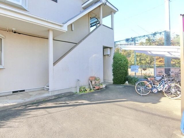 物件内観写真18　(エントランス部分☆)