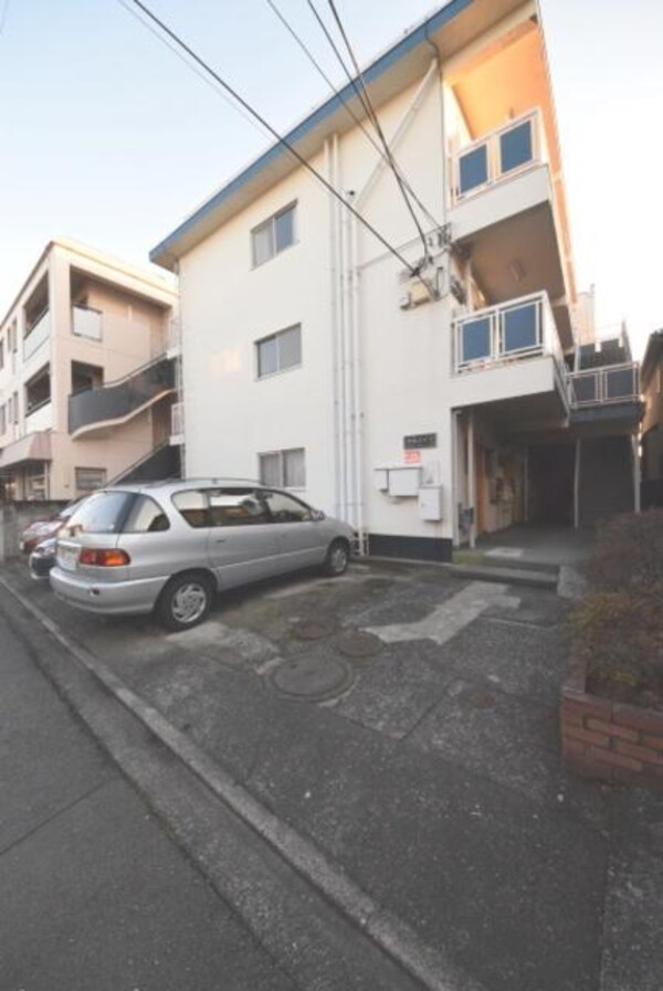 駐車場(★駐車場★)