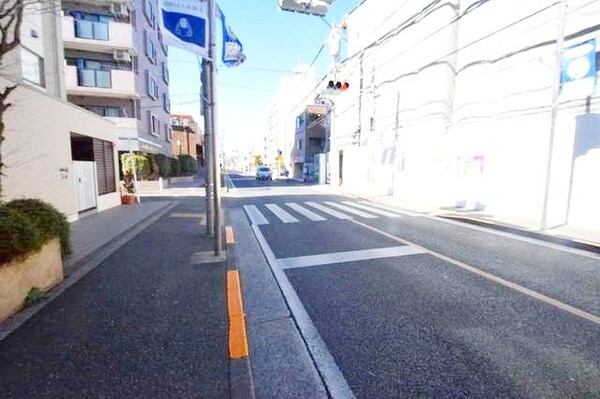 その他(☆目の前の通り☆)