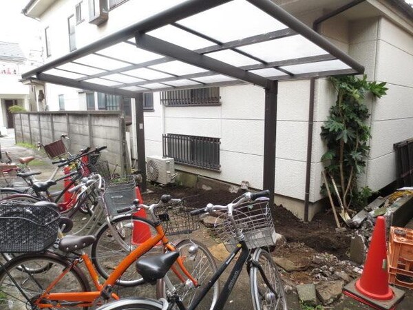 共有部分(★駐輪場です。工事中。★)