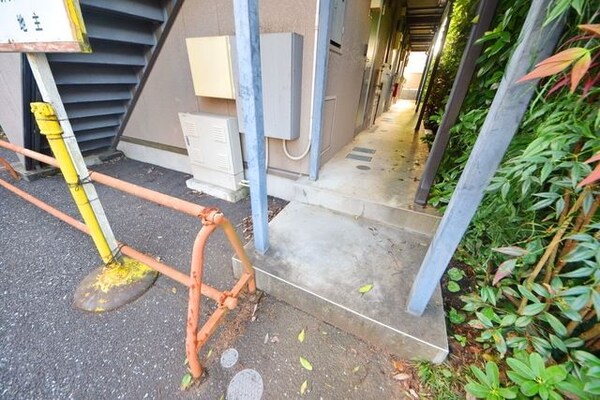 エントランス(お問い合わせはタウンハウジング調布店まで)