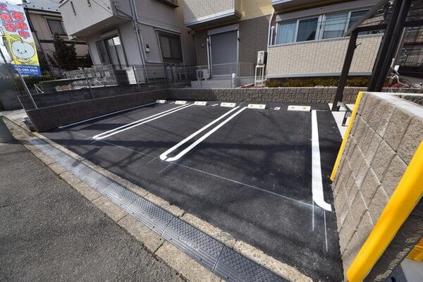 駐車場(★お部屋探しはタウンハウジング高幡不動店まで★)
