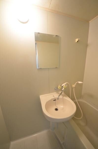 物件内観写真10　(鏡きれい)