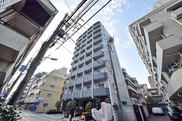 外観(★2009年完成・オートロック付き・分譲レベルの充実設備で…)