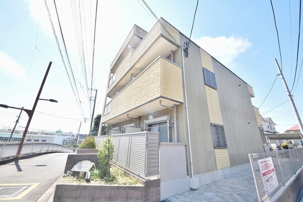 外観(タウンハウジング仙川店まで)