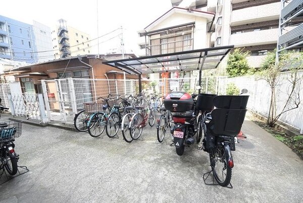 駐車場(駐輪場です)