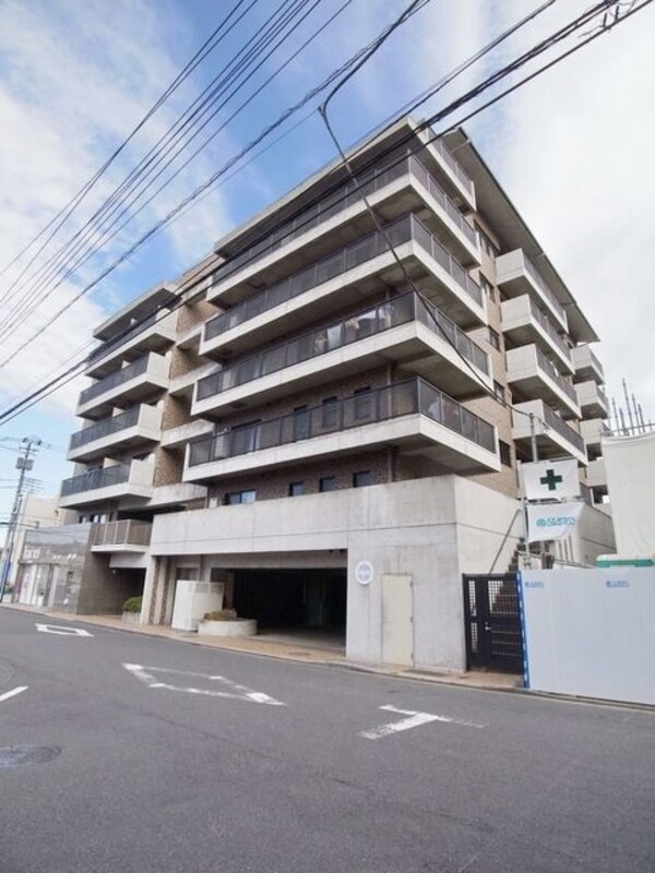 外観(駅前SRCマンション！)