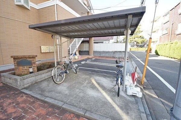 共有部分(★ルーフ付きの駐輪場です★)
