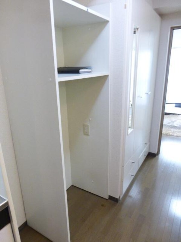 設備(★キッチン横の棚です★)