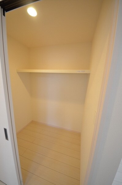 物件内観写真10　(ウォークインクローゼット)