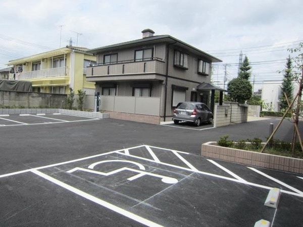 駐車場(★駐車場も広いので車が停めやすいです★)