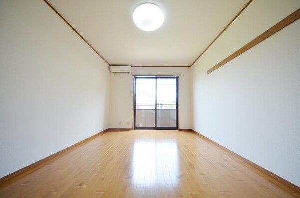 リビング・居室(☆洋室９帖でとっても広い☆)