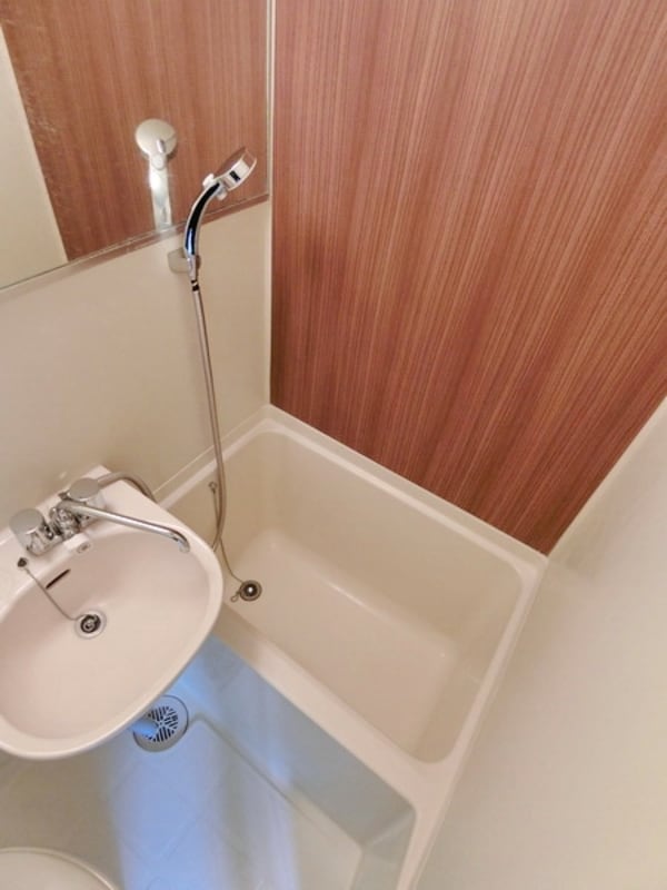 バス／シャワールーム等(＊同建物の同間取りの別のお部屋のイメージです。お部屋により…)