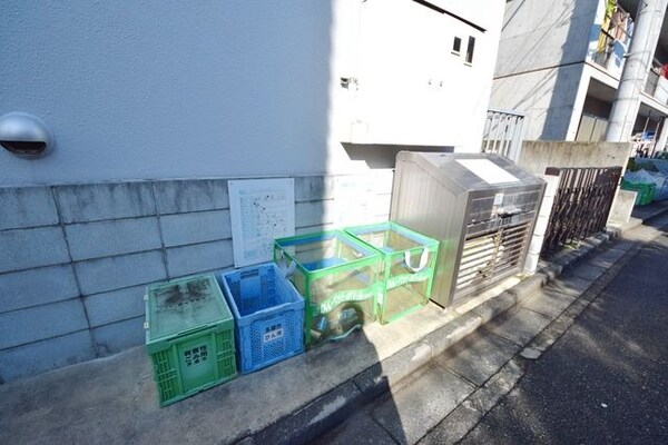 共有部分(★ゴミ置き場ございますので清潔です★)