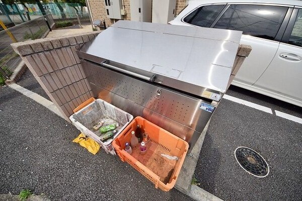 共有部分(★敷地なゴミ置き場です★)
