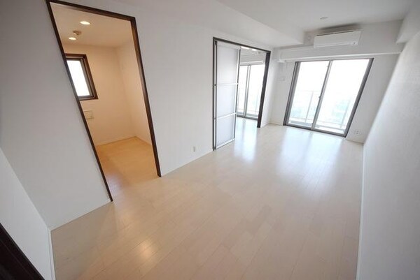 リビング・居室(★テーブルもソファーもドカンと置けそうです★)