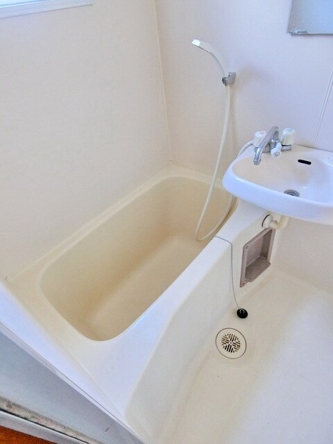 物件内観写真6　(バスルーム)