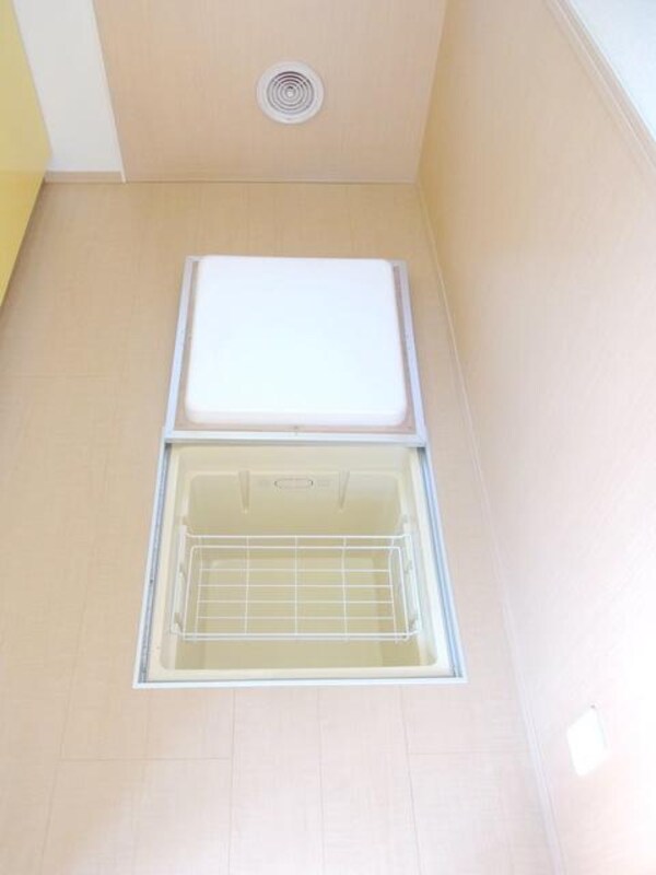 設備(★床下収納★)