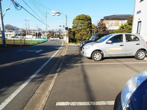駐車場(♪敷地内駐車場♪)
