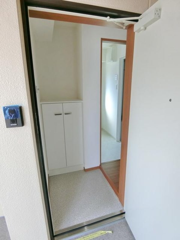 玄関(同お建物・同間取りの他のお部屋のイメージです。)