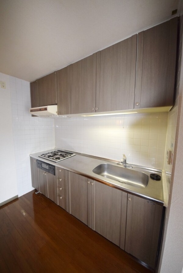 キッチン(★３口ガスシステムキッチンです★)