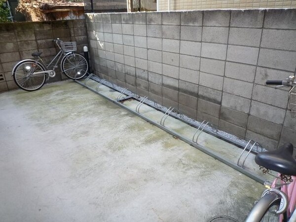 共有部分(自転車置き場)