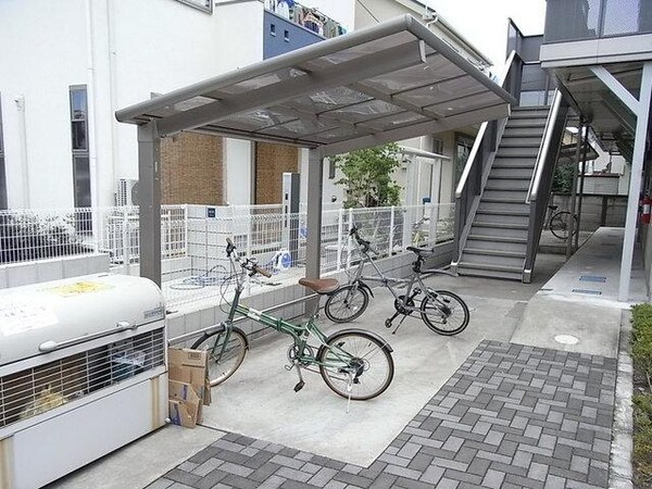 エントランス(★敷地内ゴミ置き場、駐輪場★)