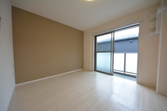 物件内観写真2　(内装)