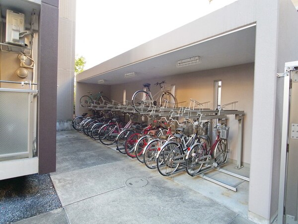 共有部分(♪敷地内駐輪場♪)