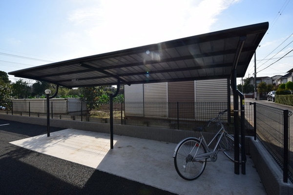 共有部分(★屋根付き駐輪場で雨の日も愛車を守れます★)