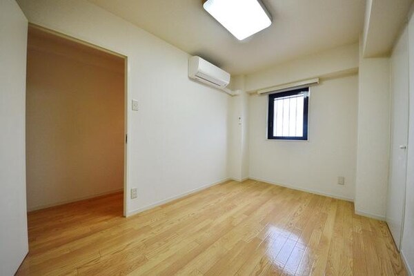 その他室内・内装(★明るい洋室です★)