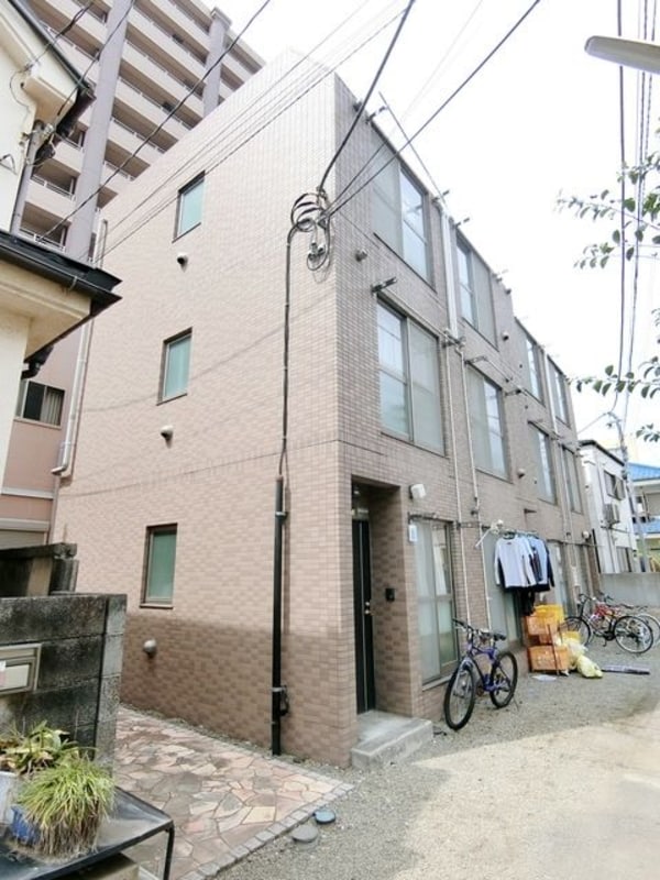 エントランス(☆丈夫な鉄筋コンクリート☆)