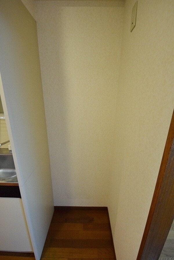 設備(★冷蔵庫等を置くことが出来るスペースです★)