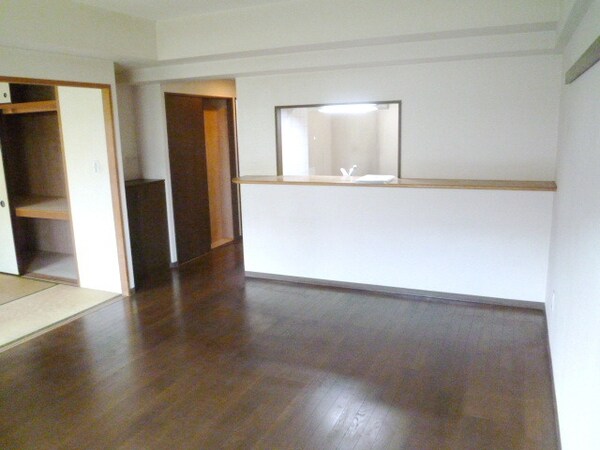 リビング・居室(★お洒落なカウンターキッチン付です★)