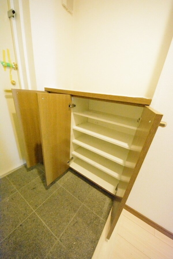 設備(♪鍵置場に程良い高さのシューズＢＯＸ♪)