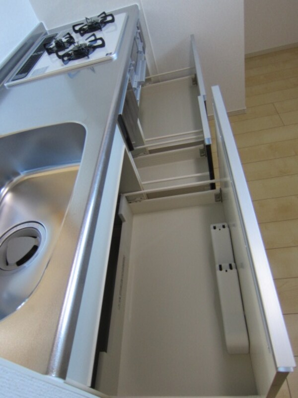 その他(★引出し式のキッチン下部収納★)