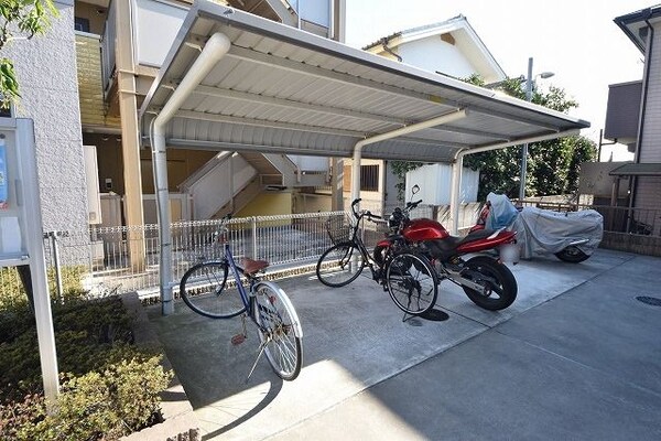 共有部分(★ルーフ付きの駐輪場です★)