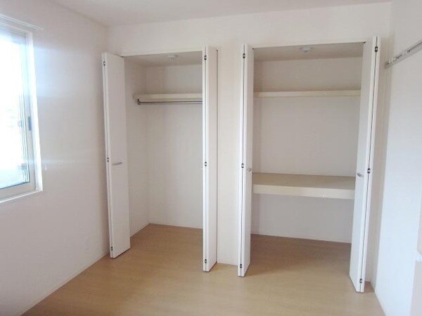 その他(★南側洋室・Ｗ収納★)