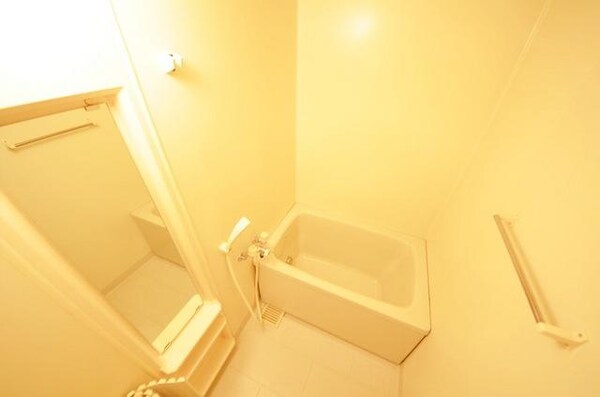 バス／シャワールーム等(退去前につき同じ間取りの別のお部屋のイメージです。)