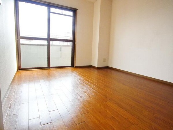 リビング・居室(退去前につき同じ間取りの別のお部屋のイメージです。)