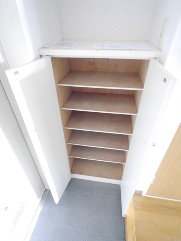 玄関(★お部屋探しはタウンハウジング高幡不動店まで★)