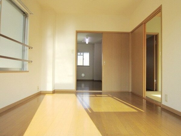 その他室内・内装(★６帖、２面採光の明るいお部屋です★)