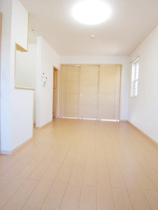 リビング・居室(☆仕切りを締めるとこんな感じです)