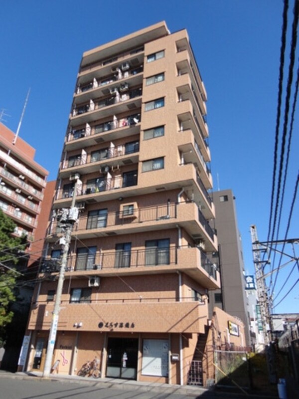 外観(駅前安心立地です)